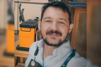 marceneiro-de-36-anos-morre-apos-levar-choque-ao-mexer-em-fiacao-eletrica-de-casa,-diz-policia
