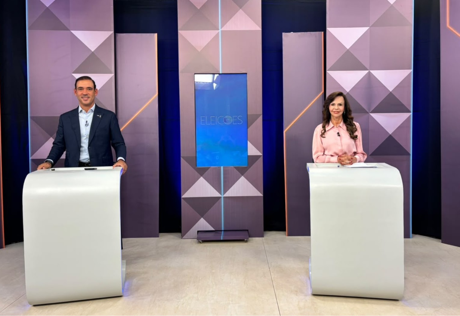 candidatos-ao-governo-do-to-no-2o-turno-participam-de-debate-na-tv-;-veja-a-integra