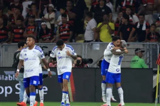 cruzeiro-vence,-avanca-lider-e-pega-libertad-nas-quartas-da-libertadores