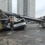 guindaste-cai-sobre-monotrilho-e-e-atingido-por-trem-em-sp