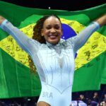 rebeca-andrade-conquista-o-tri-no-mundial-de-ginastica-na-holanda