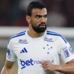 fabricio-bruno-salva-pelo-alto,-cruzeiro-vence-remo-e-dorme-na-3a-posicao