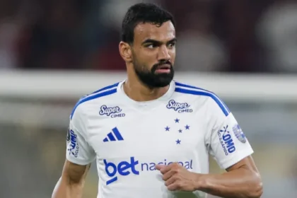 fabricio-bruno-salva-pelo-alto,-cruzeiro-vence-remo-e-dorme-na-3a-posicao
