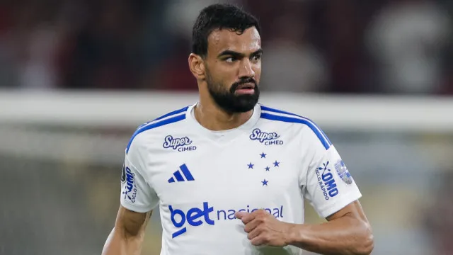 fabricio-bruno-salva-pelo-alto,-cruzeiro-vence-remo-e-dorme-na-3a-posicao