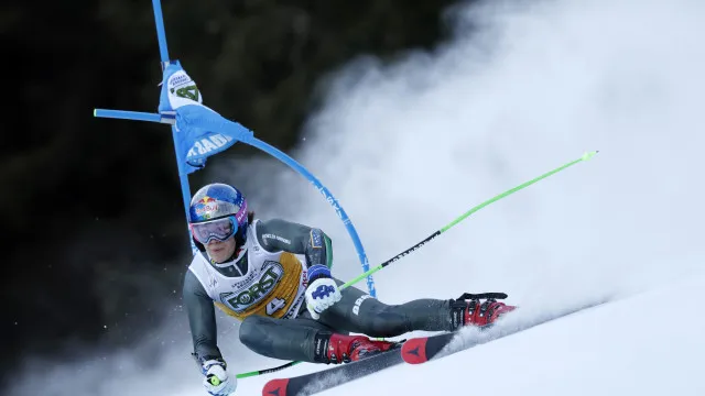 lucas-pinheiro-braathen-vence-1a-etapa-da-copa-do-mundo-de-esqui-alpino