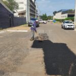 tapa-buraco-atende-avenidas-e-servico-de-manutencao-repara-equipamentos-de-pracas-da-capital