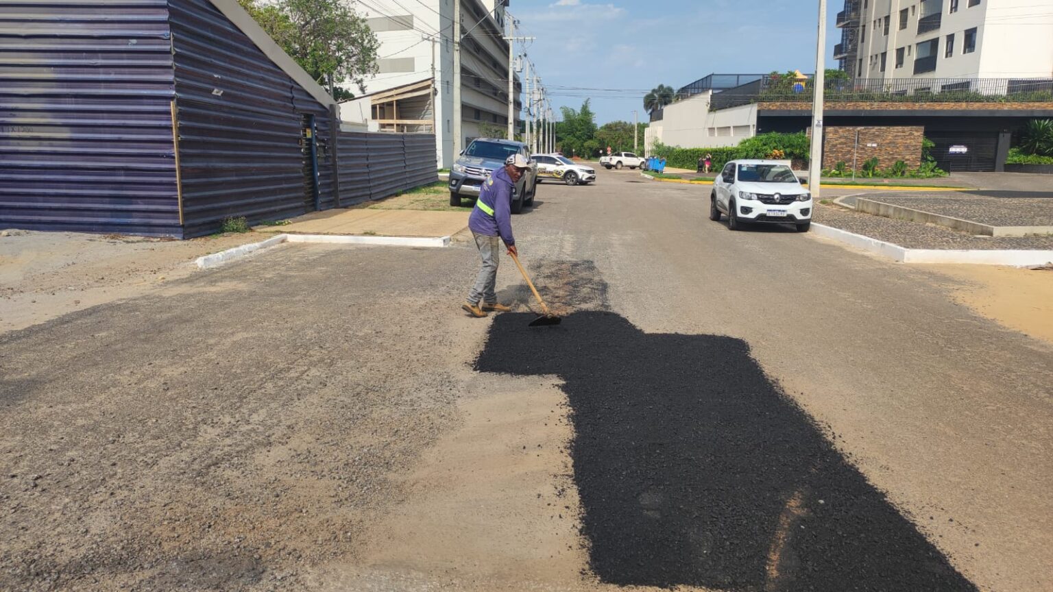 tapa-buraco-atende-avenidas-e-servico-de-manutencao-repara-equipamentos-de-pracas-da-capital