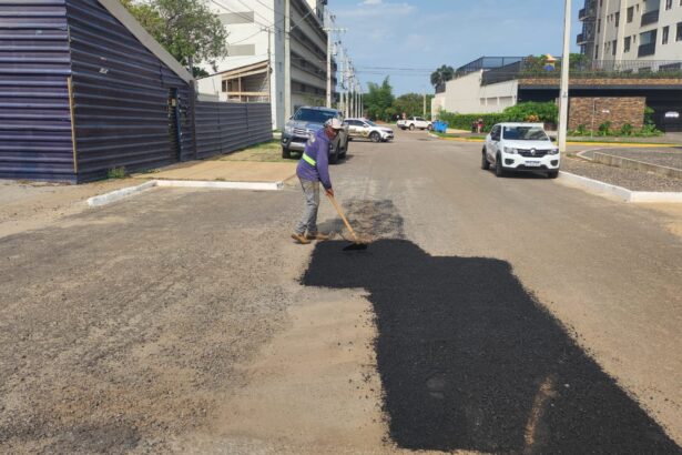 tapa-buraco-atende-avenidas-e-servico-de-manutencao-repara-equipamentos-de-pracas-da-capital