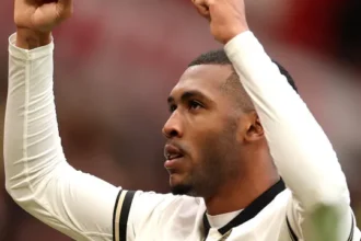 rayan-brilha-e-bournemouth-aprofunda-crise-no-manchester-united