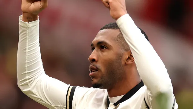 rayan-brilha-e-bournemouth-aprofunda-crise-no-manchester-united