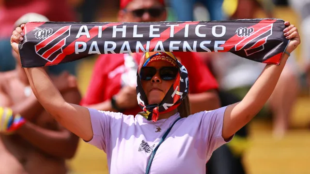 vitoria-empata-com-athletico-em-jogo-com-expulsao-no-fim;-cruzeiro-agradece