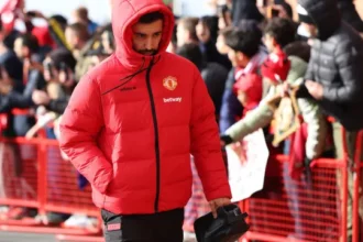 gary-neville-condena-bruno-fernandes:-“apunhalou-carrick-pelas-costas”