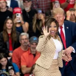 “e-dificil-nao-ve-lo”.-em-comicio,-trump-enaltece…-bunda-de-nicki-minaj
