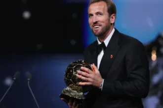 ingles-harry-kane-conquista-a-bola-de-ouro-pela-primeira-vez