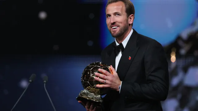 ingles-harry-kane-conquista-a-bola-de-ouro-pela-primeira-vez