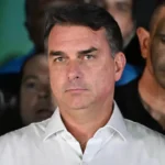 imprensa-argentina-relata-que-flavio-bolsonaro-fugiu-para-os-eua