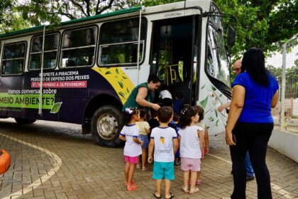 criancas-do-cmei-joao-e-maria-participam-de-aula-itinerante-de-educacao-ambiental-no-ecobus
