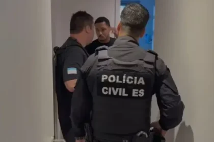 atacante-do-vasco-investigado-por-trafico-entrega-passaporte