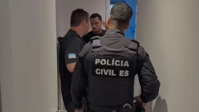 atacante-do-vasco-investigado-por-trafico-entrega-passaporte