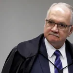 fachin-tenta-conter-divisao-no-stf,-mas-decisao-sobre-inss-incomoda-aliados-de-moraes