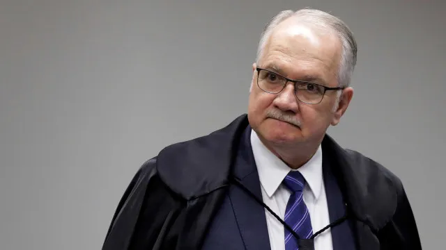 fachin-tenta-conter-divisao-no-stf,-mas-decisao-sobre-inss-incomoda-aliados-de-moraes