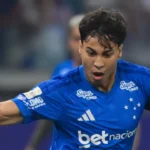 kaio-jorge-decide,-e-cruzeiro-vence-galo-em-jogo-com-susto-de-zagueiro