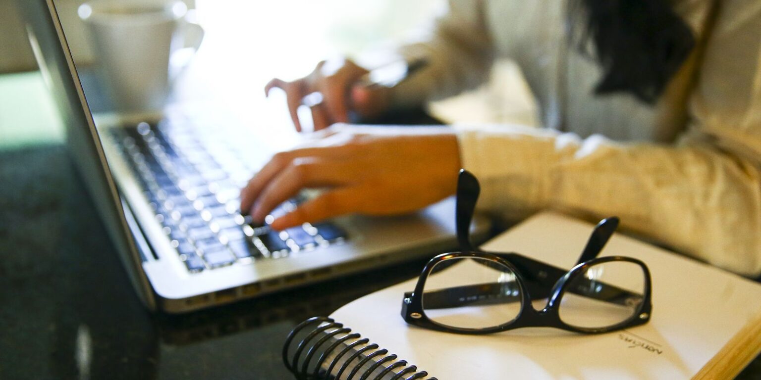 programa-oferece-cursos-gratuitos-sobre-ia-para-professores