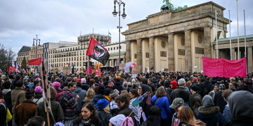 protestos-da-geracao-z-chegam-a-alemanha;-milhares-se-manifestam
