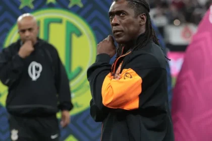 reencontro-do-corinthians-com-a-vitoria-tem-gols-com-a-marca-de-seedorf